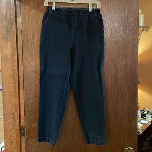 Croft and Barrow, Barely worn stretch jeans. Dark blue denim, 8P short